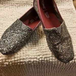 Tom's slip-ons, size 8